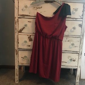 NWOT Charlee Garnet One-Shoulder Black Bow Dress